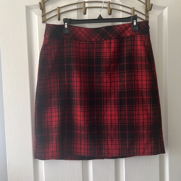 Eddie Bauer Red and Black plaid Wool blend fully lined skirt - Picture 1 of 5